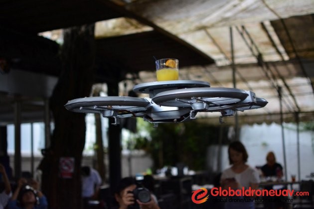 Singapore drone makes taking photos while piloting the craft possible